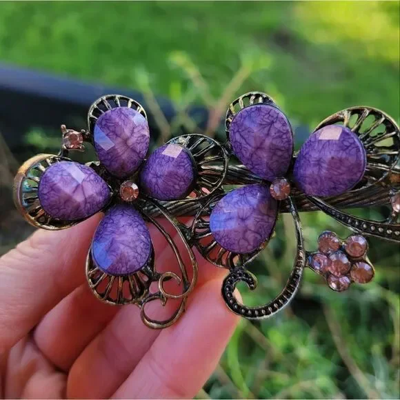 Beautiful Vintage inspired Purple hair accessory - Picture 2 of 15